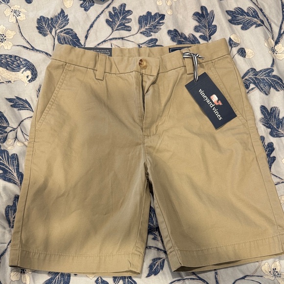 Vineyard Vines boys  Khaki Flat Front Shorts - Picture 1 of 3